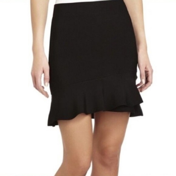 BCBGMaxAzria Dresses & Skirts - BCBGMaxAzria Black Mini CHAKRA Skirt B5/18